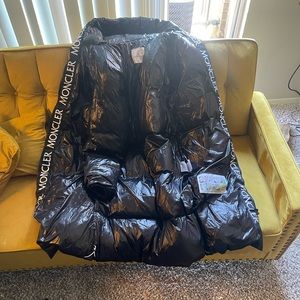 Moncler fresh